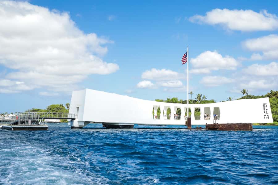 Oahu: Ultimate Pearl Harbor and Circle Island Tour - Pearl Harbor at sunrise: the tone-setting start on Oʻahu