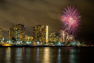 Oahu: Waikiki Friday Night Fireworks Catamaran (Wahine Koa) - Boat Choice: 55-ft Sailing vs 65-ft Power Catamaran