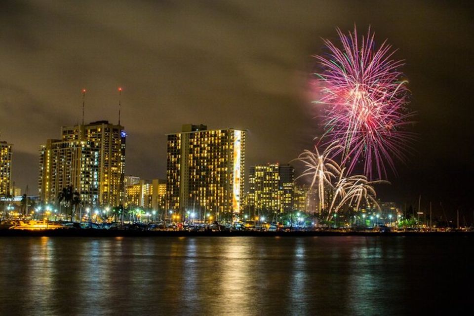 Oahu: Waikiki Friday Night Fireworks Catamaran (Wahine Koa) - Boat Choice: 55-ft Sailing vs 65-ft Power Catamaran