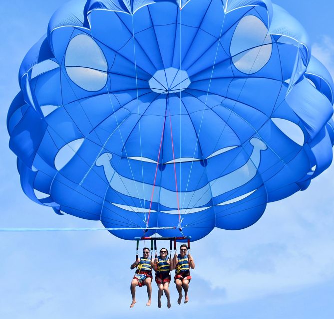 Oahu: Waikiki Parasailing - Takeoff to harness: what the flight feels like (even if you hate heights)