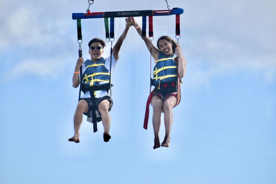 Oahu: Waikiki Parasailing - Dips and water-drop style moments: how to handle getting a little wet