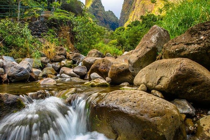 One Day Heavenly Hana Tour: Island Hopping from Oahu to Maui - Key things that make this tour work