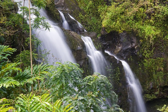 One Day Heavenly Hana Tour: Island Hopping from Oahu to Maui - Wai’anapanapa State Park: black sand beach plus caves and sparkling pools