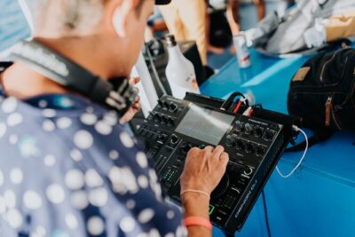 Paradise Waikiki Sunset Cruise + LIVE DJ + SWIMMING - The 2-hour sunset sailing plan (and what the timing feels like)