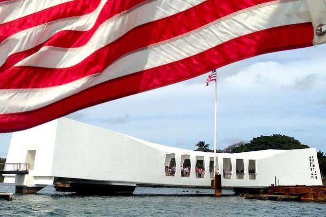 Pearl Harbor Tour Arizona Memorial and USS Bowfin - How private pickup keeps your Pearl Harbor day painless