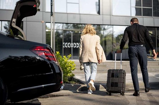 Private Arrival Transfer: Honolulu International Airport to Oahu Hotels or Cruise Terminal - The Honolulu Climate Factor: Air Conditioning and Easy Entry