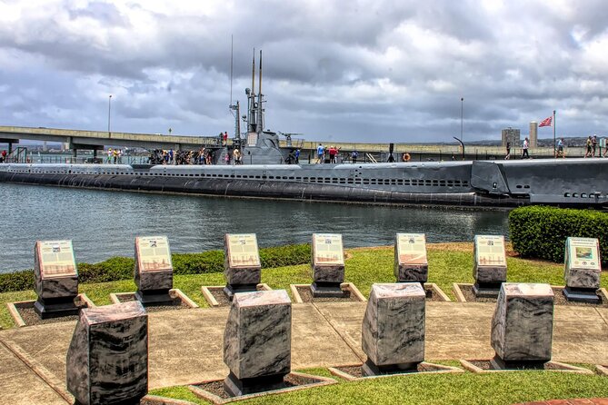 Private "Limousine" USS Arizona Memorial & Cultural Honolulu Tour - Comfort details that matter: snacks, water, soda, and A/C