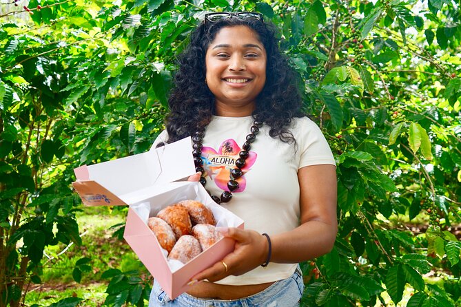 Private Oahu Island Adventure Customizable Tours - North Shore Sweet Stops: Macadamia Nut Company and Kahuku Fruit Stands