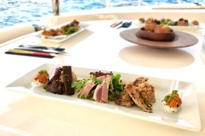 Private Oahu Sunset Charter with Tasting and Drinks - Yacht comfort you’ll actually use during a 2–2.5 hour cruise