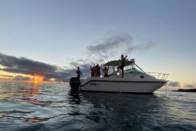 Private Sunset Luxury Cruise of Oahu - The Captain and Crew Dynamic: Friendly, Not Fake