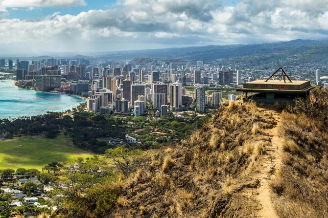 PRIVATE TOUR-Hike Diamond Head & Hawaiian Waterfall - Austin’s guiding style: why the tour feels more like a day out