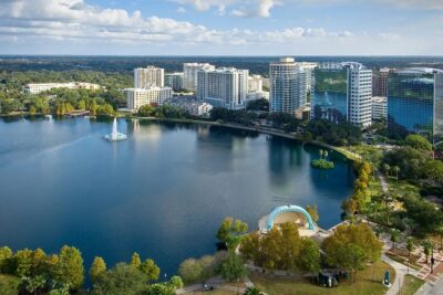 Private Transfer from Honolulu (HNL) Airport to Wakiki Beach - Where You Meet the Driver at Daniel K. Inouye International Airport