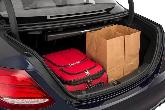 Private Transfer Honolulu Airport HNL to Waikiki by Sedan - Entering Waikiki the Easy Way: HNL to Hotel in One Step