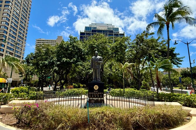 Private Walking Food Tour in Honolulu With Secret Food Tours - Price and value: what $370 buys in Waikiki