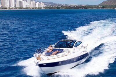 Private Yacht Charter - Snorkeling off Waikiki: how to make the most of it