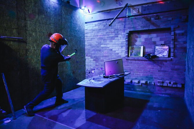 Rage Room Experience in Hawaii - After the smash: the air-conditioned Zen Lounge and live monitor feeds