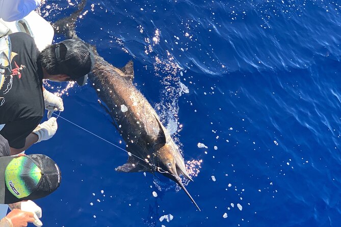 Shared Deep Sea Full-Day Fishing Charter in Hawaiian Waters - Your Crew: Local Anglers Who Teach While They Hustle