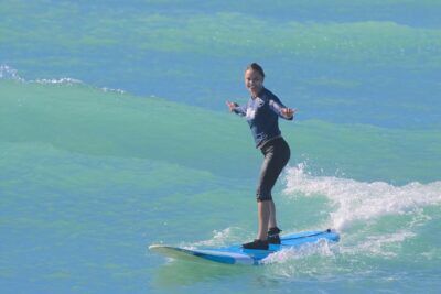 Surf HNL: Surf Lessons near Ko'olina!!!!! - Safety and coaching: CPR-trained staff plus hands-on help