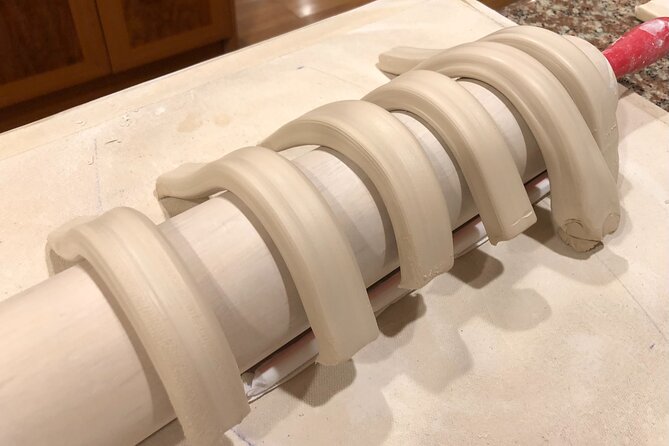 Two-hours handmade ceramic class, make your own souvenir Honolulu - Price and value: why $95 can be fair in Honolulu