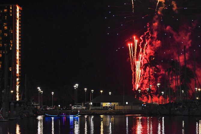 Valentine's Private Gondola Cruise in Waikiki with Drinks, Pastry - Magic Island and the man-made wonder factor