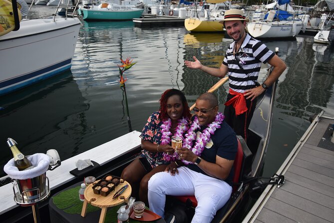 Valentine's Private Gondola Cruise in Waikiki with Drinks, Pastry - Drinks and pastry: included comforts, plus the $14 corkage option