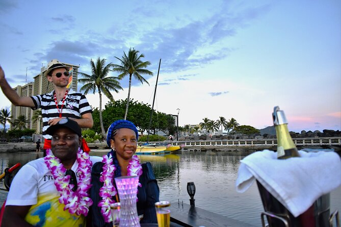 Valentine's Private Gondola Cruise in Waikiki with Drinks, Pastry - After the gondola: using the hop-on hop-off voucher wisely