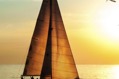 Waikiki Fireworks Dinner Cruise: Sail & Sparkle on Friday Nights - Diamond Head Sunset Cruise: The Part That Makes the Fireworks Worth It