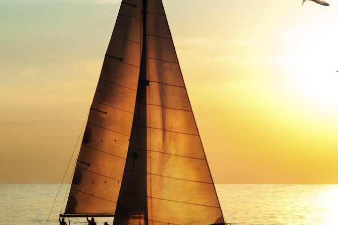 Waikiki Fireworks Dinner Cruise: Sail & Sparkle on Friday Nights - Diamond Head Sunset Cruise: The Part That Makes the Fireworks Worth It