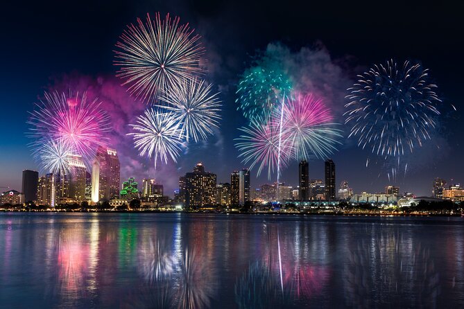 Waikiki Friday Fireworks Boat Cruise from Oahu - Diamond Head from a new angle (and your 30 minutes for photos)