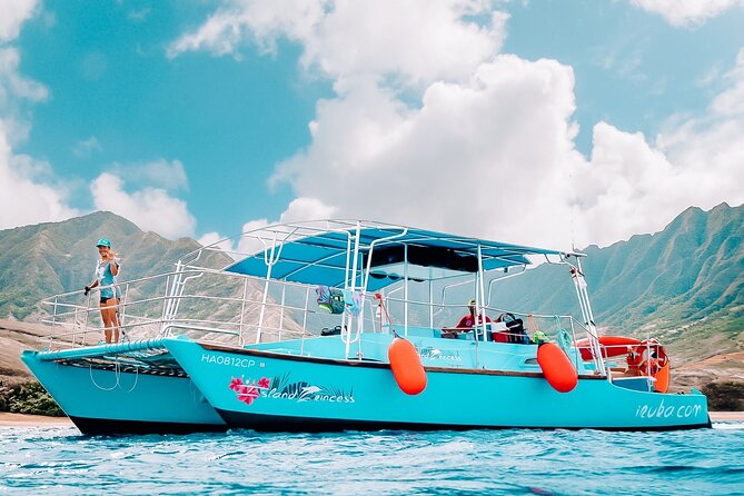 Waikiki Friday Night Fireworks Cruise + Fireworks Festival 3/15 - Boat size, crew vibe, and what the experience feels like