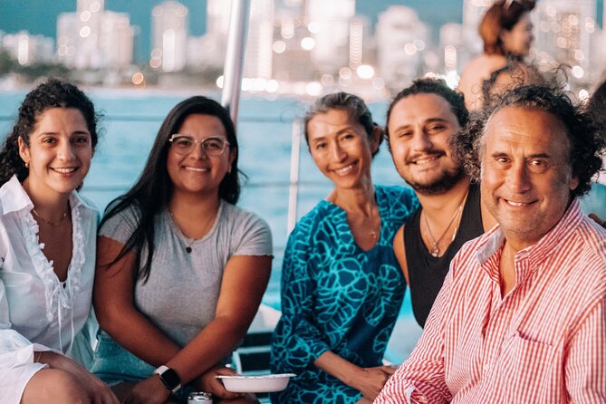 Waikiki Friday Night Fireworks Cruise + Fireworks Festival 3/15 - Is the fireworks show short? What to expect from a 15-minute display