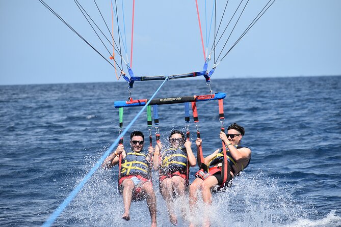 Waikiki: Parasailing in Hawaii - Route Over Diamond Head, Waikiki Beach, and Ala Moana