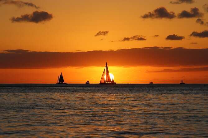 Waikiki Sunset Cocktail Cruise - Hilton Hawaiian Village - Drinks and Costs: How the Bar Works During the Cruise
