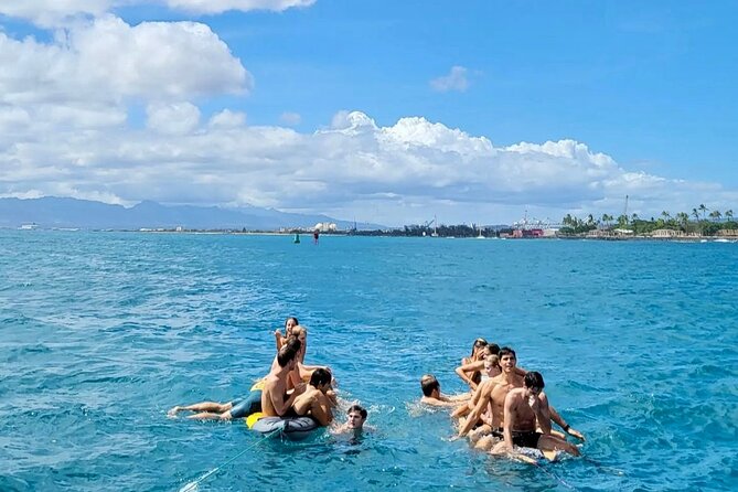 Waikiki Turtle Canyon Snorkeling Adventure - Stop 1: Waikiki Beach and that first gear-up moment