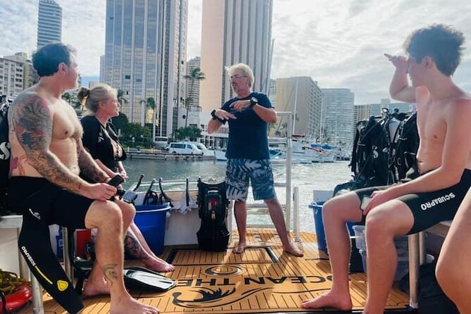 Waikiki Two Tank Guided Scuba Diving Adventure: Certified Diver - Two tanks with a small group: what it feels like in real life