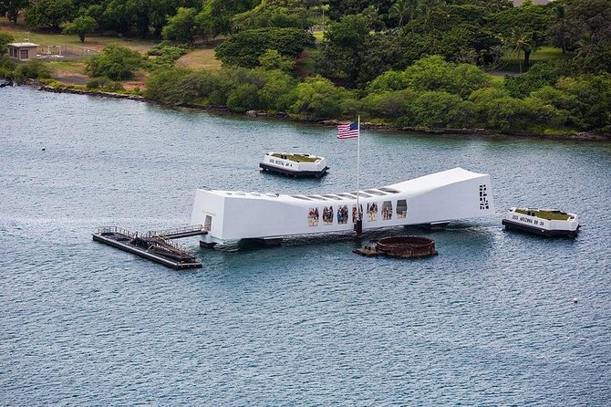 WWII Pearl Harbor Heroes Deluxe Tour - USS Bowfin Submarine: The Silent Service in a Way You Can Actually Feel